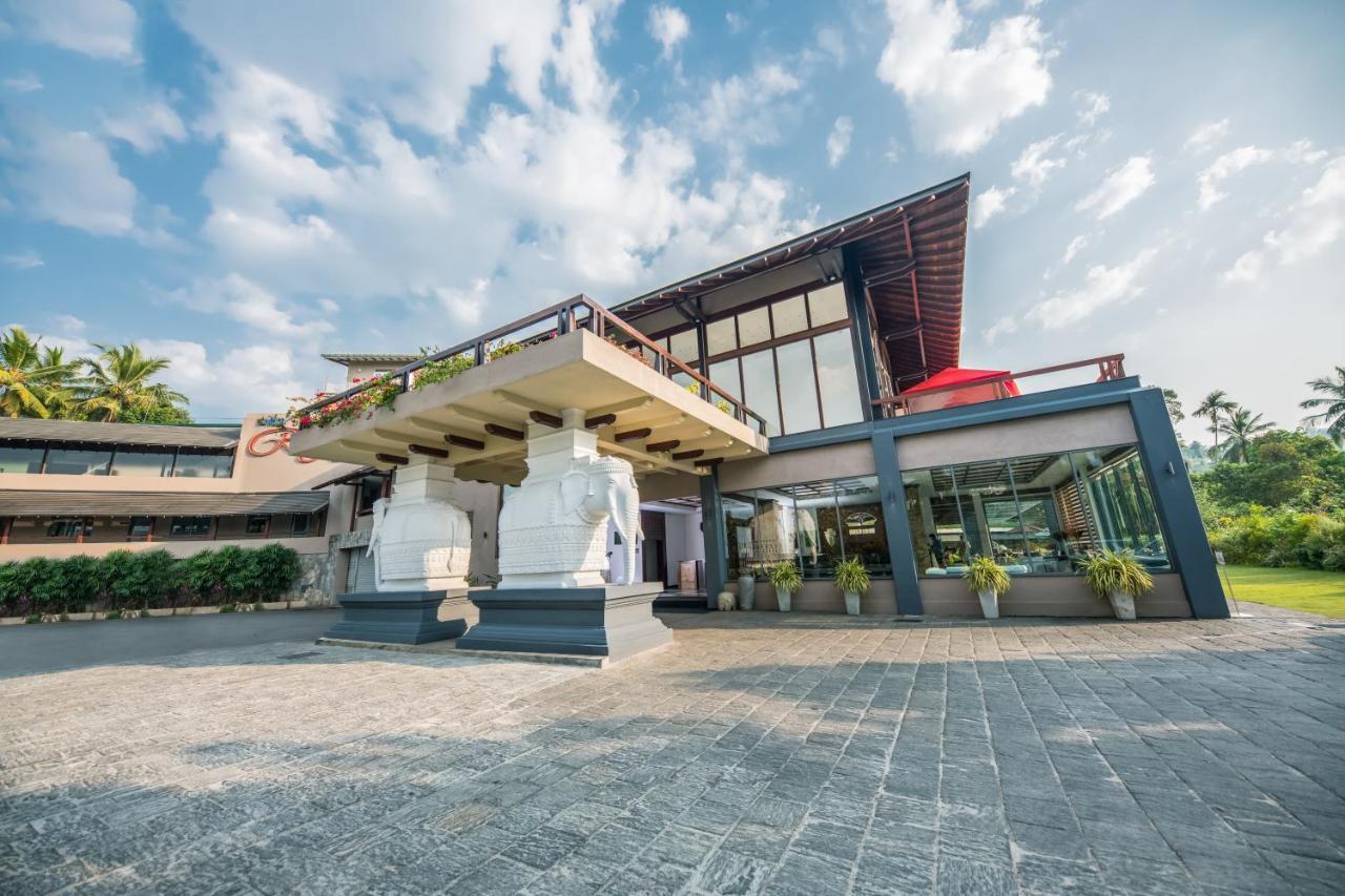Earl'S Regent Hotel Kandy Exterior foto